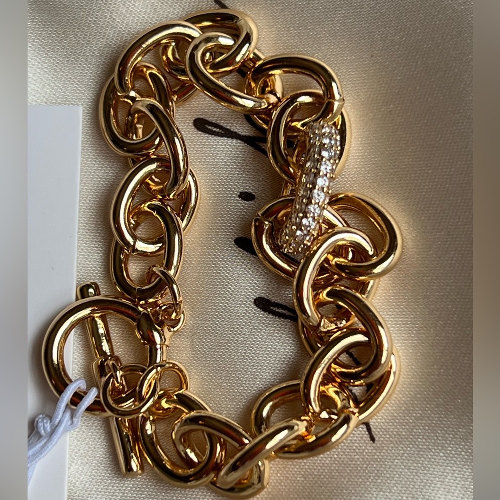 Ettika 18k gold plated chain toggle bracelet - Picture 3 of 4